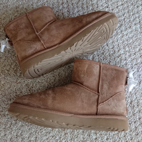 UGG Classic mini Bailey zip boots in light brown size 10 - Picture 13 of 16